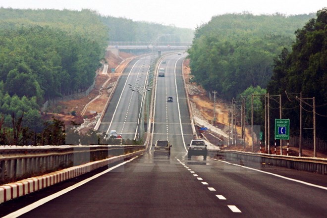 Một đoạn trên tuyến đường cao tốc Thành phố Hồ Chí Minh-Long Thành-Dầu Giây. (Ảnh: Tràng Dương/TTXVN)