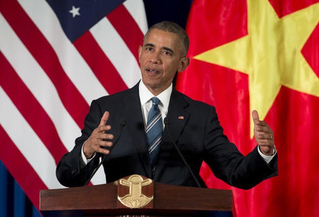 Tổng thống Mỹ Obama trong chuyến thăm chính thức Việt Nam (Ảnh: AP)