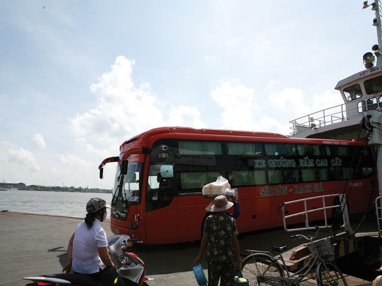 Công ty Xe khách Phương Trang đã bị Ngân hàng Xây dựng Việt Nam khởi kiện ra tòa do chây ì nợ. Ảnh: Đức Thanh