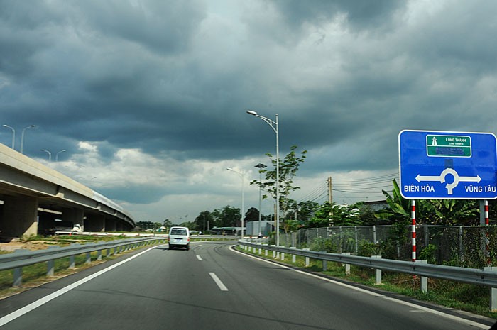 Thanh tra Bộ Xây dựng báo động công tác quản lý chất lượng thi công tại Dự án Đầu tư xây dựng, mở rộng Quốc lộ 51, đoạn Biên Hòa - Vũng Tàu. Ảnh: Lê Tiên