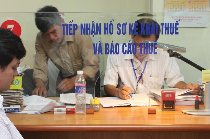 Kê khai thuế phức tạp khiến các doanh nghiệp nước ngoài dù muốn đầu tư vào Việt Nam cũng phải cân nhắc. Ảnh: Lê Tiên