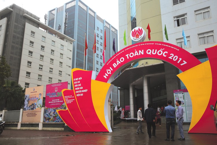 Báo Đấu thầu tham gia Hội báo toàn quốc 2017