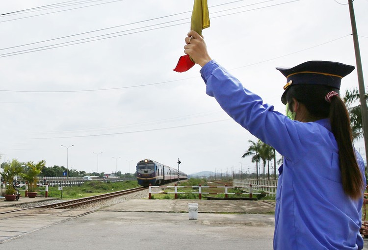 Các hạng mục bãi hàng, nhà kho, đường nhánh trên tuyến đường sắt Hà Nội - Vinh sẽ được đầu tư xây dựng theo phương thức xã hội hóa. Ảnh: Lê Tiên