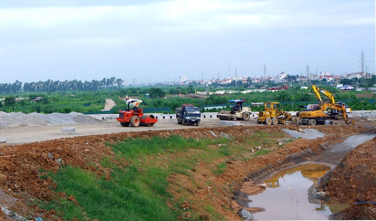 Để đẩy nhanh tiến độ thi công công trình, dự án, vai trò của chủ đầu tư, nhà thầu là rất quan trọng. Ảnh: Tường Lâm