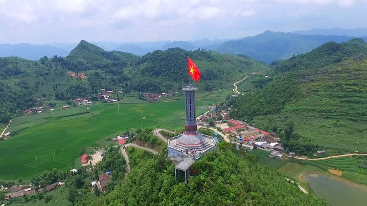 Cột cờ quốc gia Lũng Cú (Đồng Văn, Hà Giang)