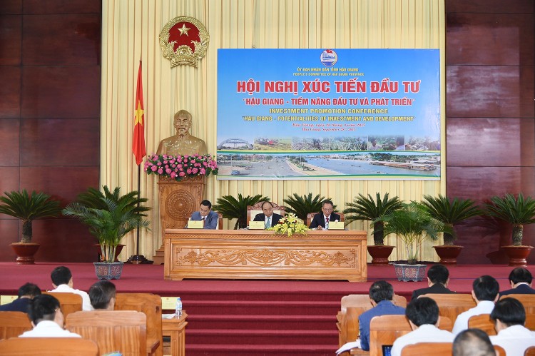 Khoảng 700 đại biểu là lãnh đạo các bộ, ngành, địa phương, các doanh nghiệp, nhà đầu tư trong và ngoài nước đã tham gia Hội nghị Xúc tiến đầu tư tỉnh Hậu Giang