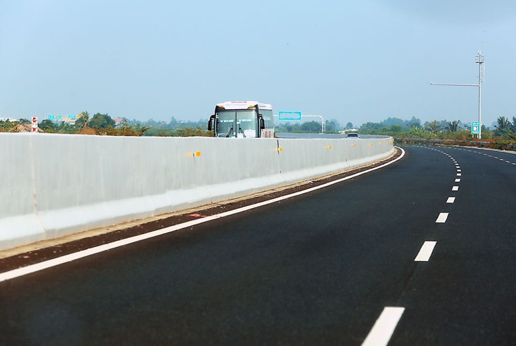 PPP trong bối cảnh hiện nay và thời gian tới vẫn được xác định là hình thức cần thiết để thu hút nhiều hơn đầu tư tư nhân. Ảnh: Lê Tiên