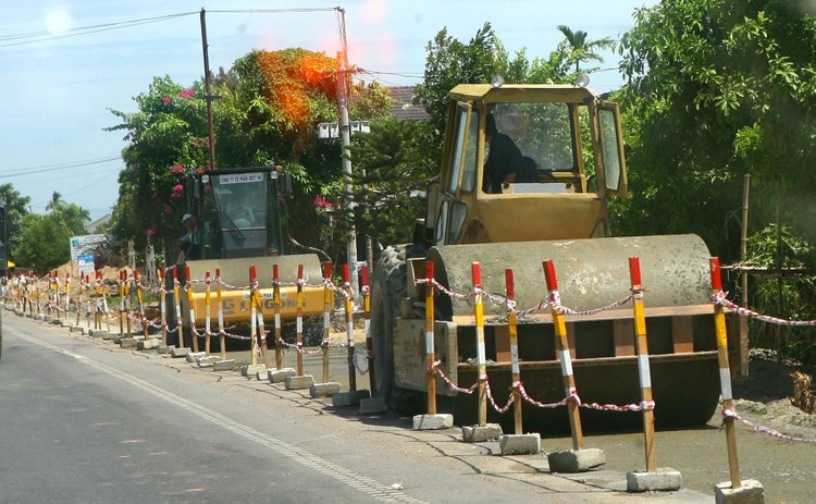 Điểm tin kế hoạch lựa chọn nhà thầu một số gói thầu lớn ngày 18/06