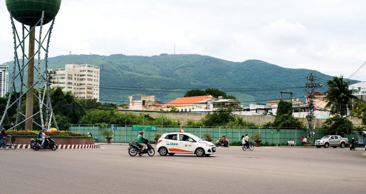 Công ty CP Tập đoàn Hoa Sen từng dồn hết tâm huyết vào dự án tại số 1 Ngô Mây, TP. Quy Nhơn với kỳ vọng tạo nên tòa tháp cao nhất miền Trung. Ảnh: Thôi Chấn Sơn