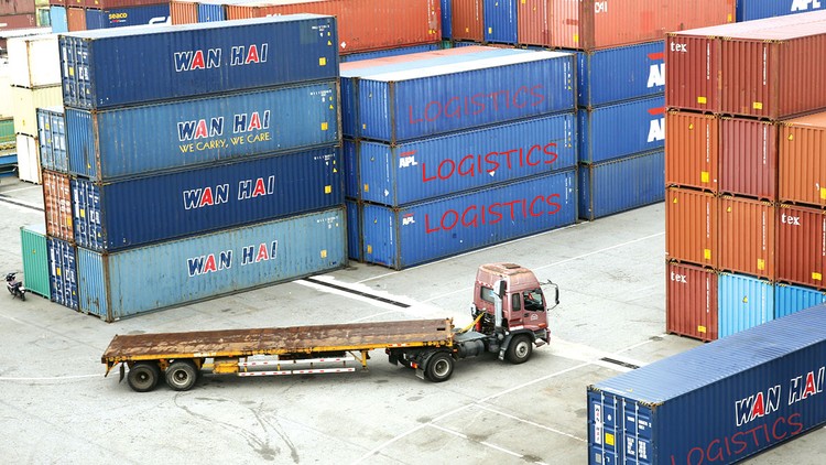 Phát triển các trung tâm logistics sẽ góp phần quan trọng giúp doanh nghiệp tăng sức cạnh tranh. Ảnh: Lê Tiên