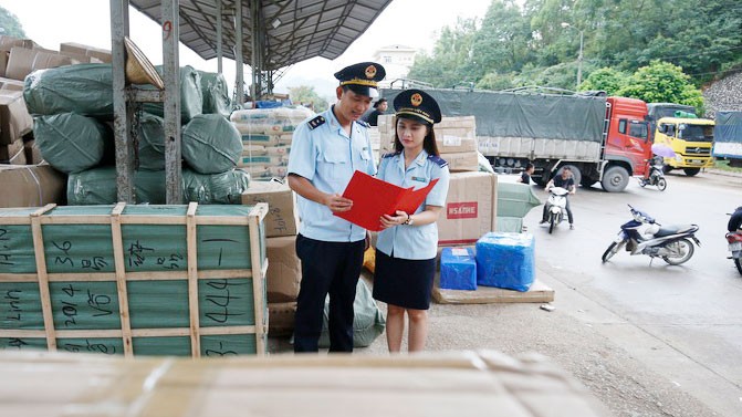 Ngành tài chính đã đạt nhiều bước tiến đáng khích lệ trong cải cách thủ tục hải quan để cải thiện môi trường kinh doanh. Ảnh: Huy Khâm