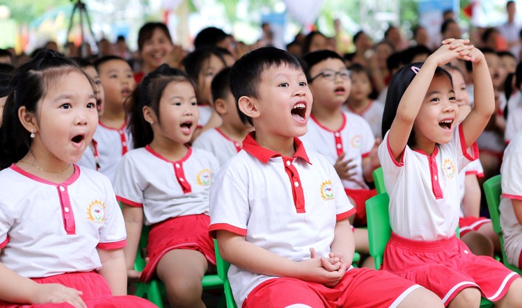 Gói thầu về mua sữa tươi tiệt trùng cho trẻ em mẫu giáo và học sinh lớp 1 tại TP.HCM có giá dự toán gần 140 tỷ đồng, được đấu thầu qua mạng. Ảnh: Thu Hà