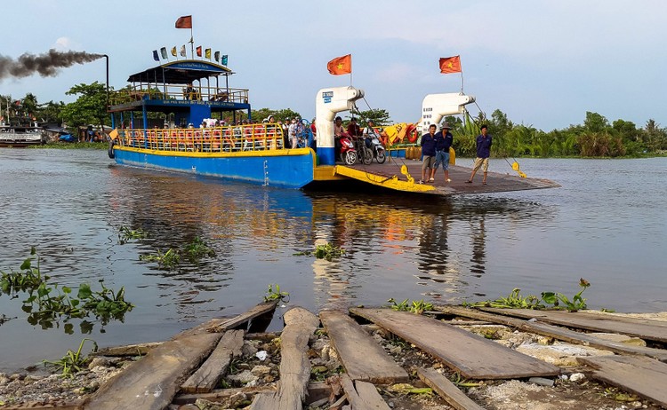 Công ty CP Công trình cầu phà TP.HCM trúng thầu xây lắp cầu tạm An Phú Đông tại vị trí bến phà An Phú Đông (TP.HCM) hiện hữu. Ảnh: An Dương