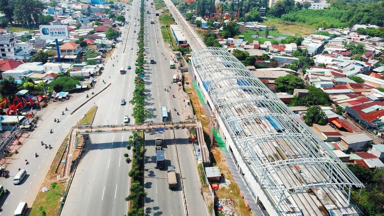 Vấn đề nợ công, đặc biệt là nợ được Chính phủ bảo lãnh, là một trong những nguyên nhân khiến Moody’s giảm triển vọng xếp hạng tín nhiệm với Việt Nam. Ảnh: Lê Tiên