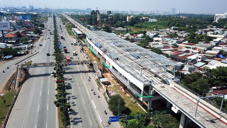 TP.HCM đặt mục tiêu hoàn thành 85% khối lượng tuyến metro số 1 trong năm 2020. Ảnh: Lê Tiên