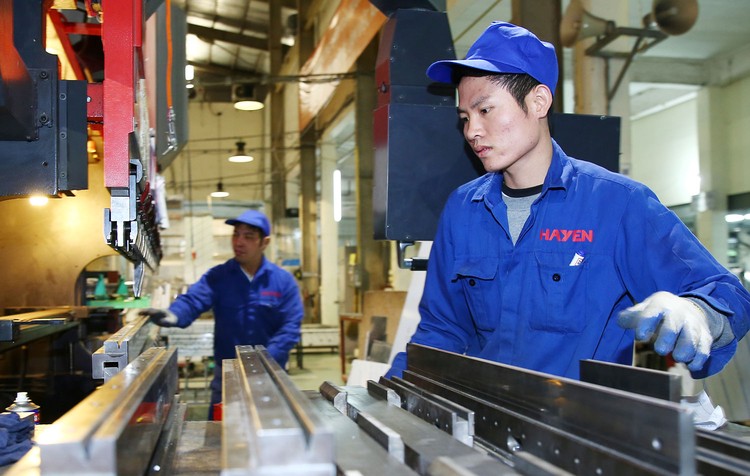 Bộ KH&ĐT yêu cầu các bộ, địa phương báo cáo kết quả thực hiện các nhiệm vụ, giải pháp tháo gỡ khó khăn cho sản xuất kinh doanh, bảo đảm an sinh xã hội ứng phó dịch Covid-19. Ảnh: Lê Tiên