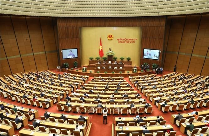 Kỳ họp thứ 10, Quốc hội khóa XIV diễn ra trong bối cảnh tình hình thế giới, trong nước có nhiều diễn biến phức tạp, khó dự báo