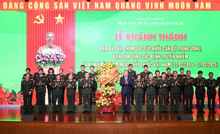 Việc khánh thành hai tòa nhà khám chữa bệnh mới đánh dấu một bước tiến lớn trong chiến lược phát triển của Bệnh viện Trung ương Quân đội 108