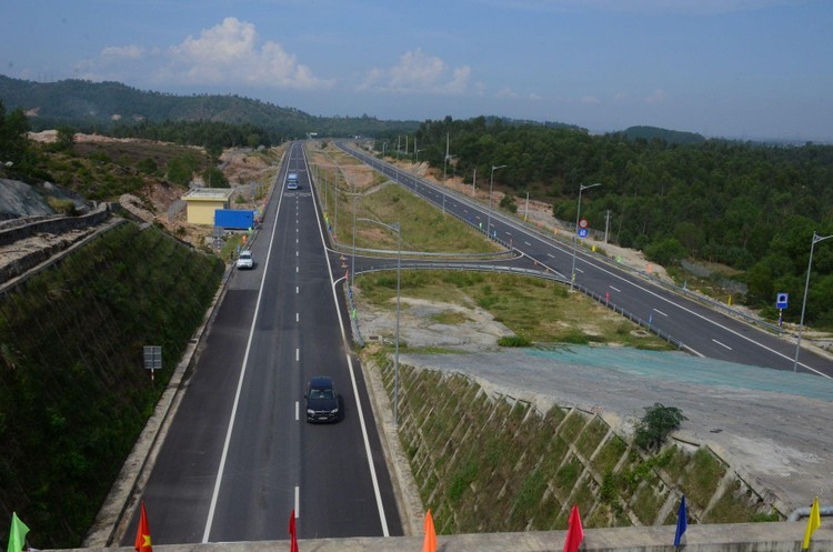 Cao tốc Đà Nẵng - Quảng Ngãi