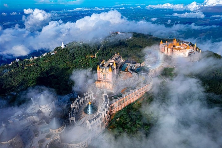 Sun World Ba Na Hills, một trong những hạng mục đã được đầu tư thuộc Dự án Quần thể Khu du lịch sinh thái Bà Nà - Suối Mơ