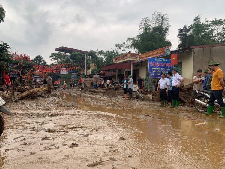 Mưa lớn xảy ra tại khu vực miền núi phía Bắc, gây lũ quét trên địa bàn huyện Văn Bàn, tỉnh Lào Cai. Ảnh: TTXVN