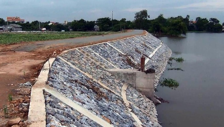 Theo kế hoạch, Gói thầu Xây lắp thuộc Dự án Kè đá hộc hai bên mương kênh Bà Ðáp có giá 23,132 tỷ đồng. Ảnh chỉ mang tính minh họa. Nguồn Internet