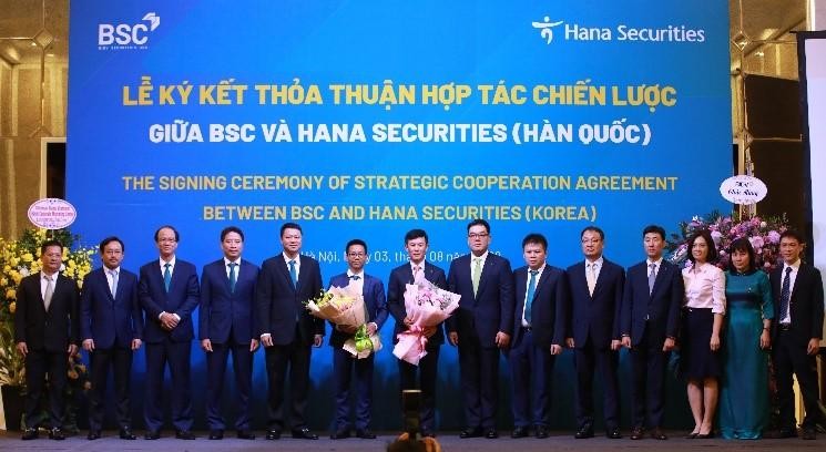 BSC và HSC ký kết thỏa thuận hợp tác chiến lược