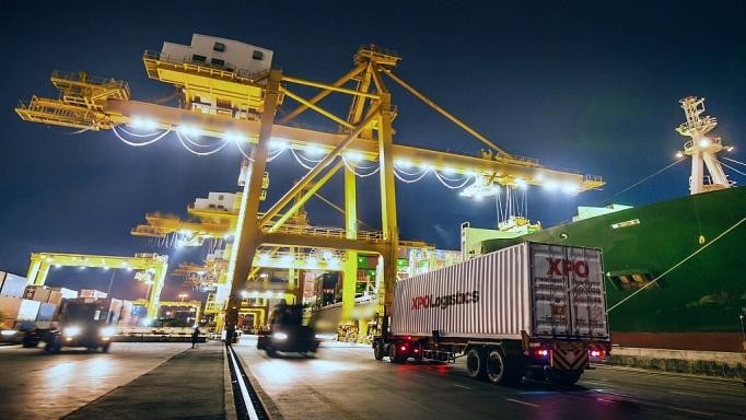 Việc tìm kiếm giải pháp thúc đẩy ngành logistics tận dụng cơ hội từ EVFTA, nhằm hỗ trợ các DN tăng sức cạnh tranh là câu chuyện rất nóng. Ảnh chỉ mang tính minh họa. Nguồn Internet