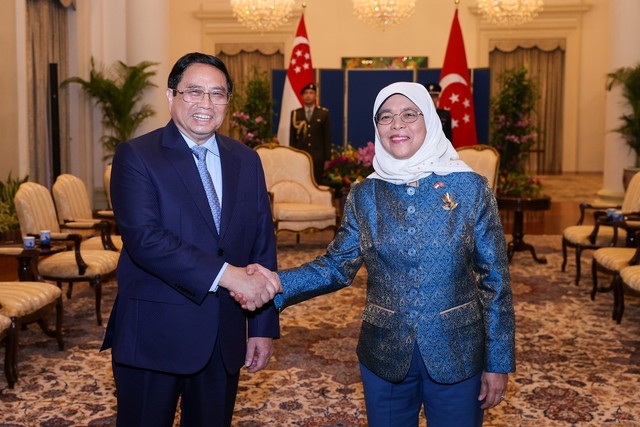 Thủ tướng Phạm Minh Chính hội kiến Tổng thống Singapore Halimah Yacob. Ảnh: VGP
