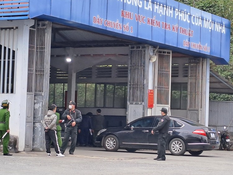 Khám xét nơi làm việc của Phó Giám đốc Trung tâm Đăng kiểm xe cơ giới 2401D tại TP. Lào Cai, tỉnh Lào Cai 