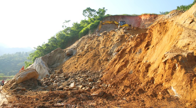 Tài nguyên khoáng sản từ các mỏ/điểm mỏ quy mô nhỏ sẽ được tập trung thành các cụm mỏ quy mô đủ lớn để đầu tư đồng bộ từ thăm dò, khai thác, chế biến Ảnh: Nhã Chi