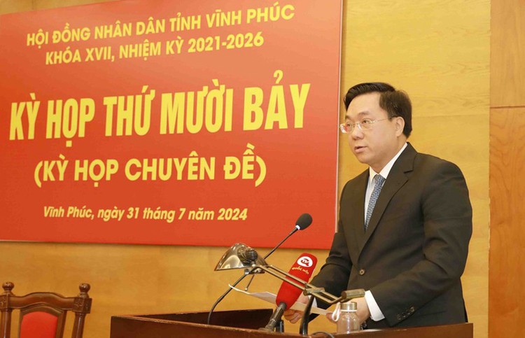 Chủ tịch UBND tỉnh Vĩnh Phúc Trần Duy Đông phát biểu