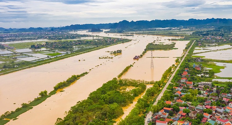 Hiện chỉ có lũ các sông Hoàng Long (tỉnh Ninh Bình) tại Bến Đế, sông Thương (tỉnh Bắc Giang), sông Cầu (Bắc Ninh), sông Thái Bình (Hải Dương), sông Lục Nam (tỉnh Bắc Giang) trên báo động ba