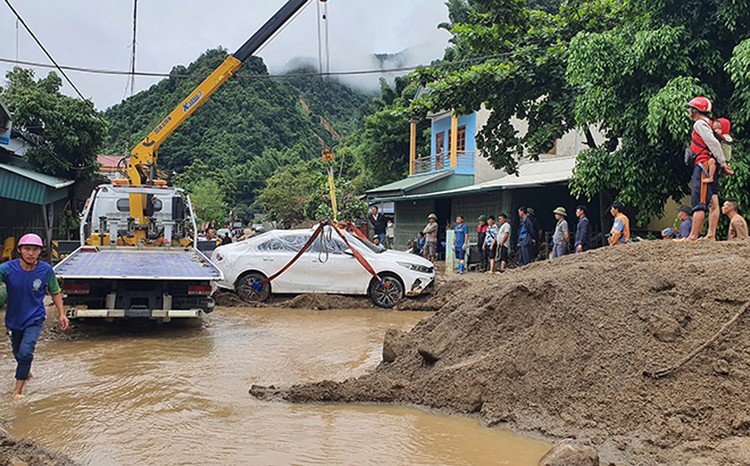 Trong đợt 1, Mặt trận Tổ quốc Việt Nam hỗ trợ tỉnh Yên Bái 30 tỷ đồng khắc phục hậu quả cơn bão số 3 