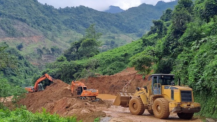 Bộ GTVT yêu cầu các đơn vị thường xuyên túc trực 24/24, chủ động ứng phó áp thấp nhiệt đới