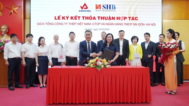 Lễ ký kết thỏa thuận hợp tác đánh dấu bước tiến quan trọng, thắt chặt hơn mối quan hệ sâu rộng giữa SHB và VNSTEEL