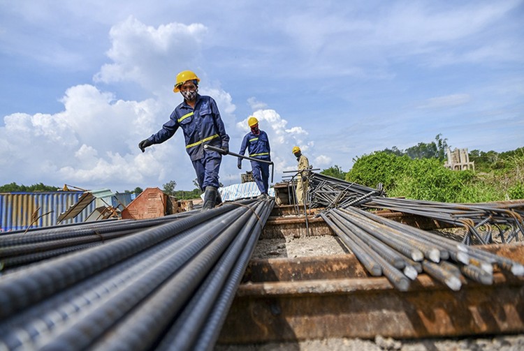 Thủ tướng yêu cầu đẩy mạnh giải ngân vốn đầu tư công, phấn đấu tỷ lệ giải ngân vốn đầu tư công năm 2025 đạt ít nhất 95% kế hoạch