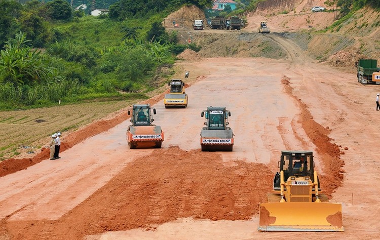 Phấn đấu năm 2025 thông tuyến Đồng Đăng - Trà Lĩnh và cửa khẩu Hữu Nghị - Chi Lăng