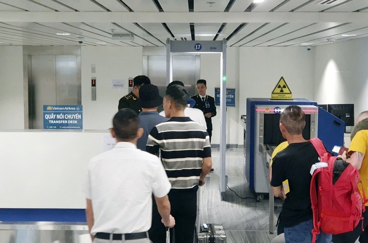 Ngày 2/5, sân bay Tân Sơn Nhất dự kiến đón 126.000 khách. Ảnh minh họa