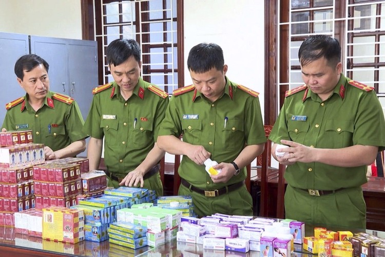Bộ Công an, các cơ quan chức năng liên tiếp phát hiện, điều tra các vụ việc sản xuất, buôn bán thuốc chữa bệnh giả, sữa giả và thực phẩm bảo vệ sức khỏe giả
