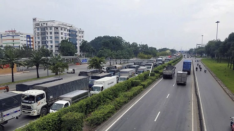 TP.HCM cấm xe tải ở một số tuyến đường trong một tuần