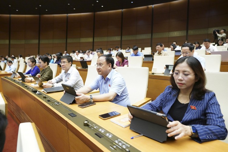 Ngày 9/5, Quốc hội thảo luận về dự thảo Luật Thuế tiêu thụ đặc biệt (sửa đổi)