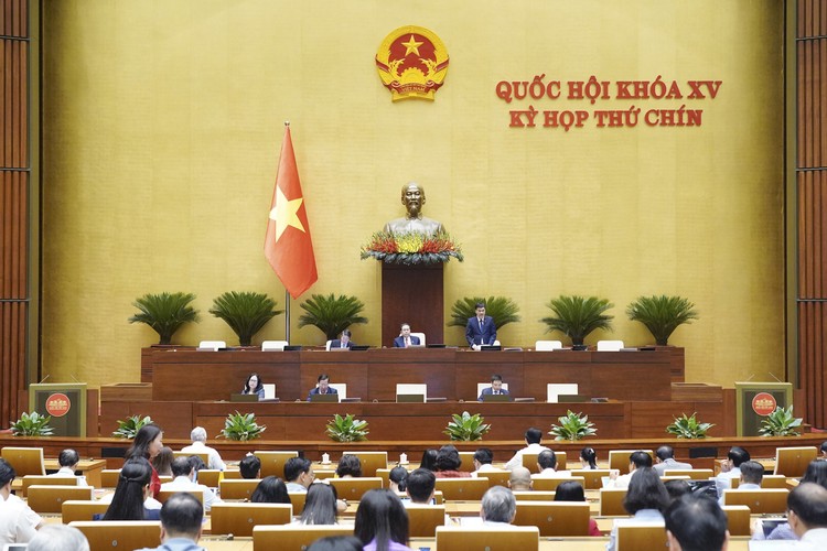 Phó Chủ tịch Quốc hội Vũ Hồng Thanh điều hành nội dung phiên họp sáng 9/5
