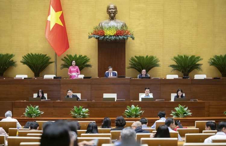 Quốc hội thảo luận tại hội trường về Dự thảo Luật sửa đổi, bổ sung một số điều của Luật Quảng cáo