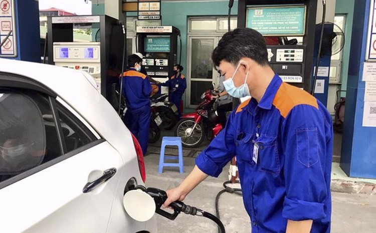 Giá xăng dầu ngày 15/5 được dự báo sẽ bật tăng sau 2 phiên giảm liên tiếp