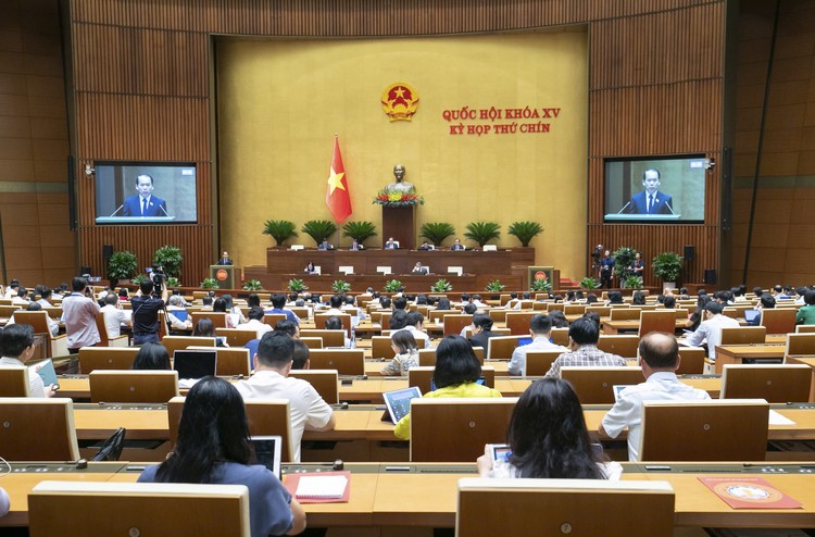 Quang cảnh phiên họp sáng 17/5