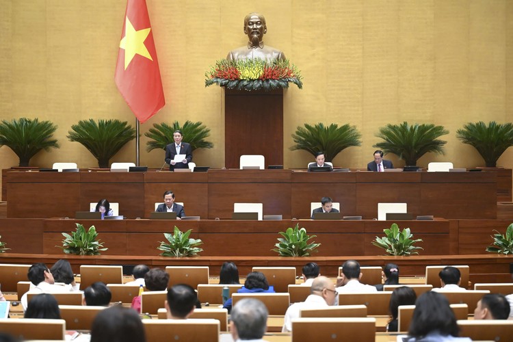 Phó Chủ tịch Quốc hội Nguyễn Đức Hải điều hành phiên thảo luận