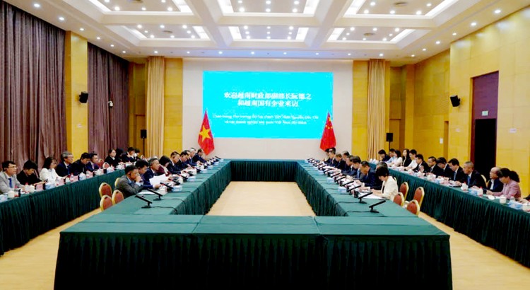 Quang cảnh hội đàm song phương tại trụ sở SASAC Thiên Tân, Trung Quốc.