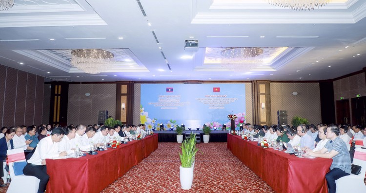 Quang cảnh Hội nghị giữa kỳ đánh giá triển khai Thỏa thuận kế hoạch hợp tác Việt Nam - Lào năm 2024 và rà soát, thúc đẩy Hiệp định hợp tác song phương hai nước giai đoạn 2021-2025