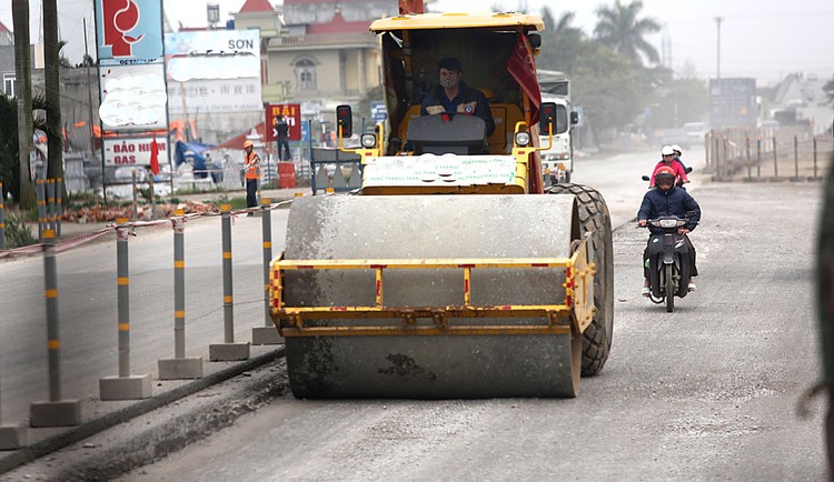 Chuyên gia cho rằng, yêu cầu 7 hợp đồng để chứng minh năng lực tối thiểu cần có của nhà thầu tham gia gói thầu quy mô 40 tỷ đồng là khó chấp nhận. Ảnh: Lê Tiên